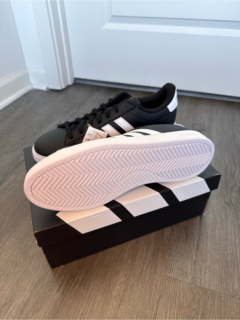 NWT Men’s Adidas Grand Court 2.0 Sneakers Size 11 Black & White Shoes Brand New! - Picture 10 of 12